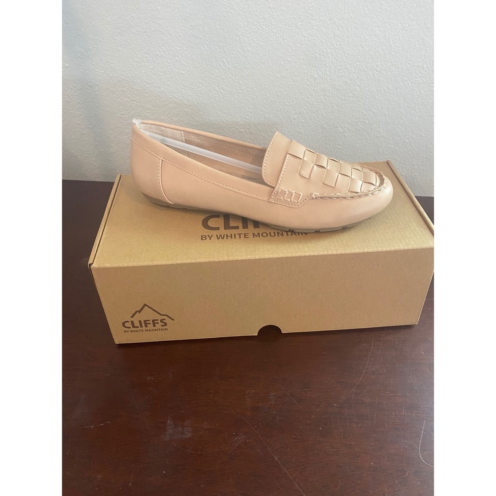 Cliffs by White Mountain Giver Loafers Natural Burnished Smooth Flats Size 7